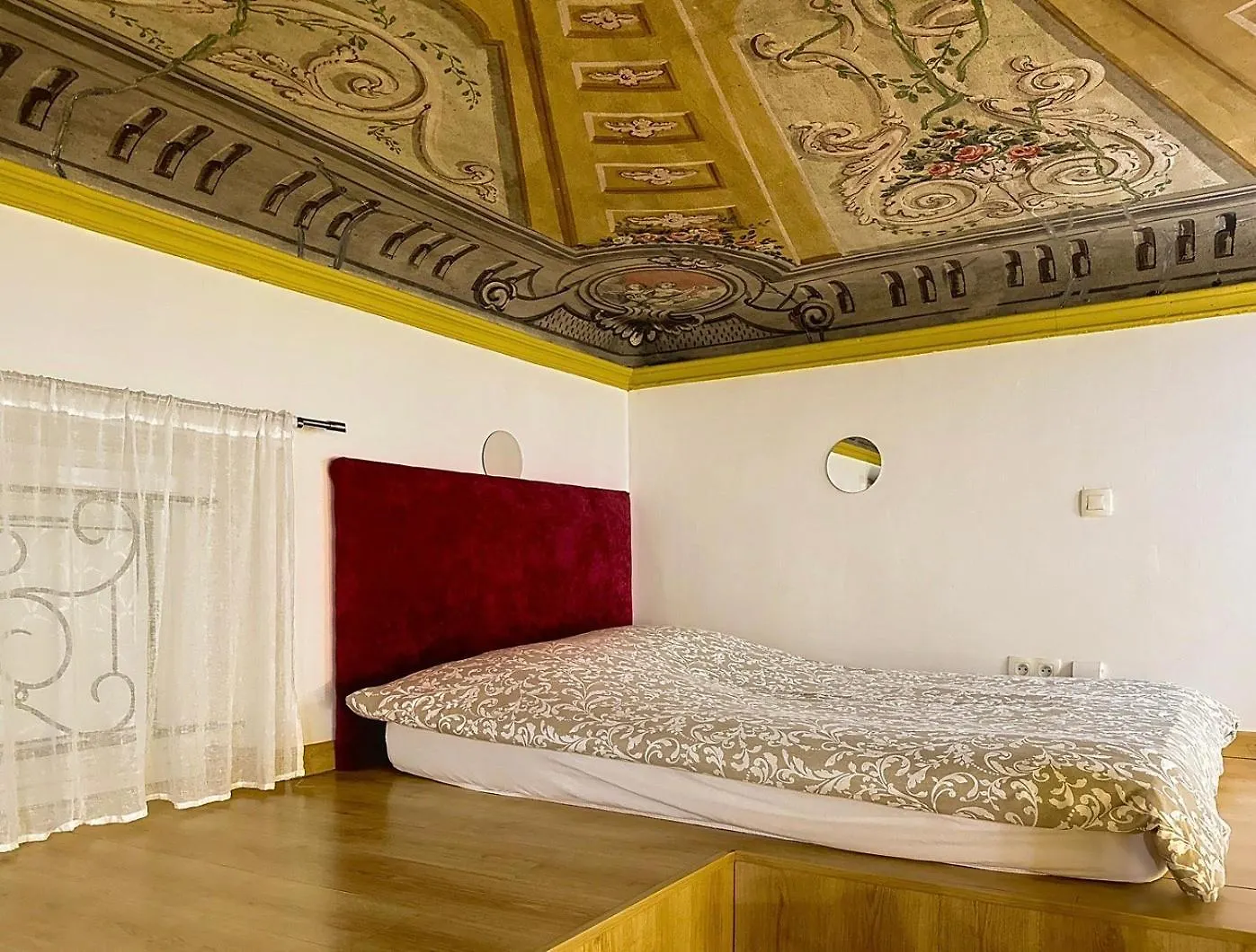 Bohemian Hideaway In The Old Nice Apartment