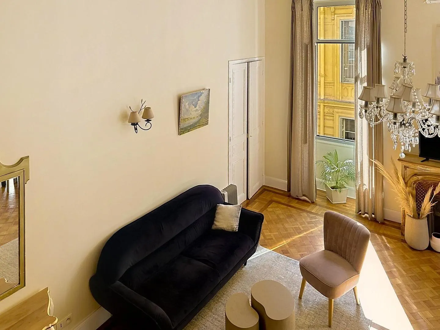 Bohemian Hideaway In The Old Nice Apartment